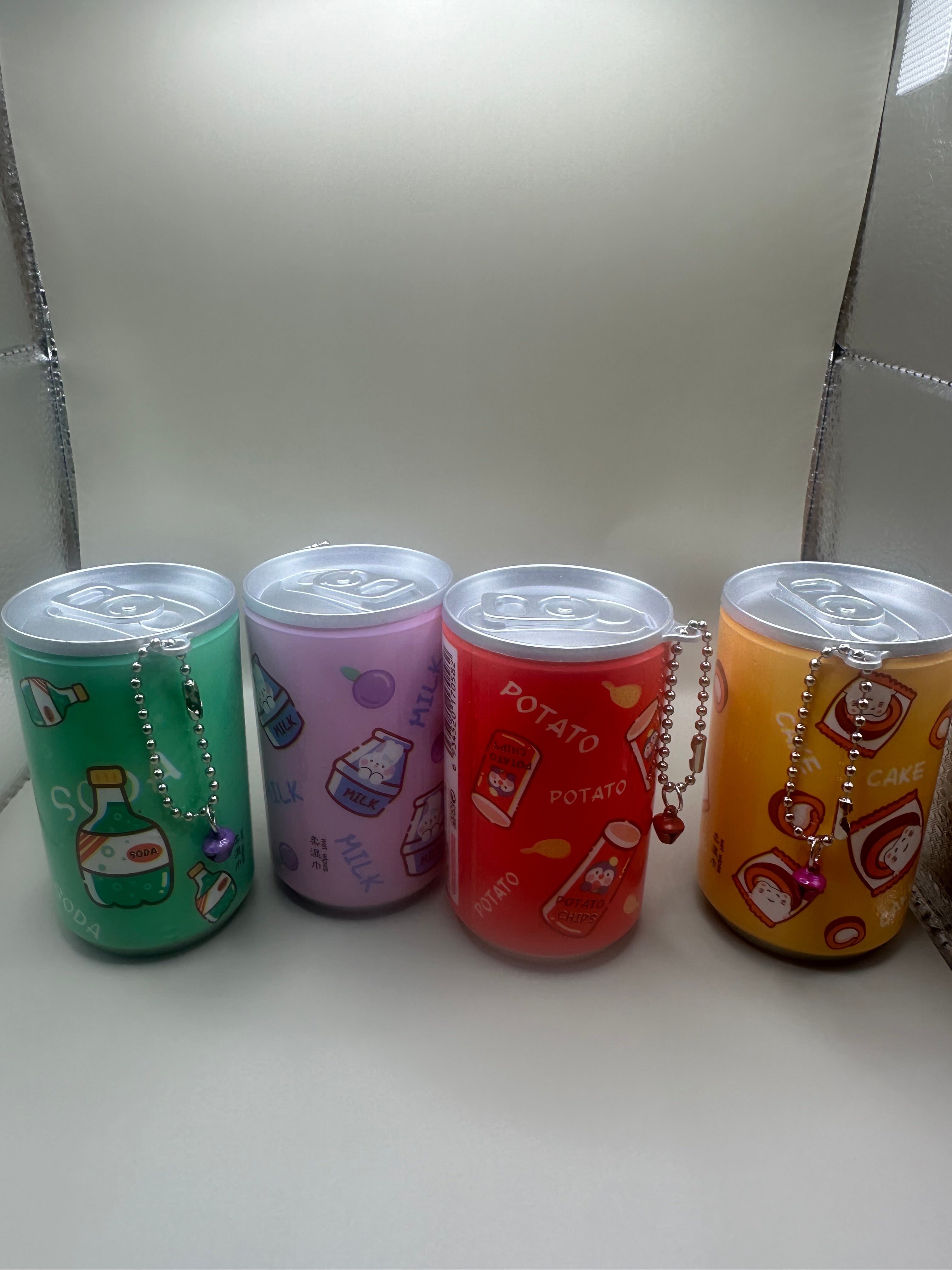 Can of wipes keychain 1pc.